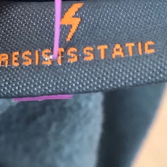 Lands' End Therma Check NanoTex Grey Beanie - Picture 2 of 6